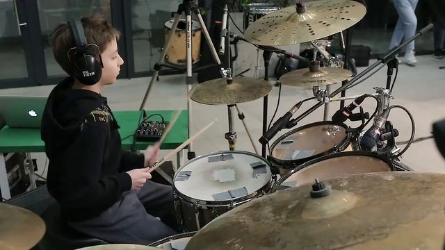 Кирил Криворучко - Mattafix – «Big Сty Life» (барабани/ викл. М. Коломієць) смотреть онлайн