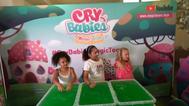 SLIME BAFF TOY CHALLENGE GAME! Surprise Toys | Toys AndMe смотреть онлайн