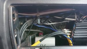 Размещение усилителя в Ниве