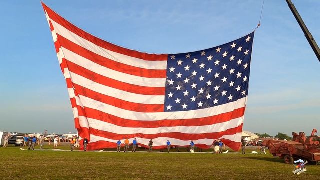America's Largest Flying Flag at the 2021 Half Century of Progress Show смотреть онлайн