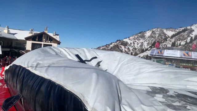 Shymbulak2021. Размотали пухляк,а он нас)))Слава первый раз прыгает в подушку, и уже Бэкфлип! смотреть онлайн