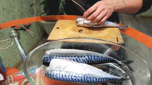 Скумбрия горячего копчения. Как приготовить скумбрию горячего копчения в коптильне. смотреть онлайн