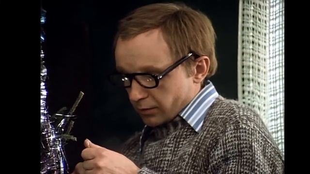 Я уже делал предложение одной женщине. К моему великому изумлению она согласилась. смотреть онлайн