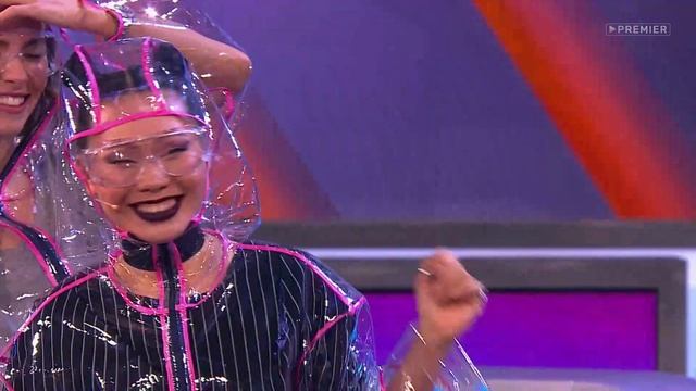 Бой с гёрлз: Только не на лицо смотреть онлайн