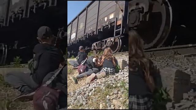 если что снимал не я а друг.Если под этим видиом будет хотя бы 30 лайков палю его номер телефона