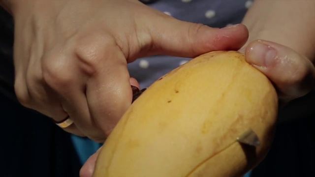 Как красиво порезать манго смотреть онлайн