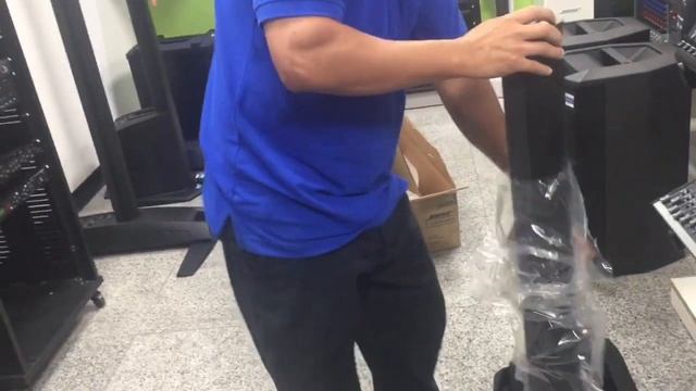Unboxing and Sound testing the Bose L1 model II (TAGALOG) смотреть онлайн