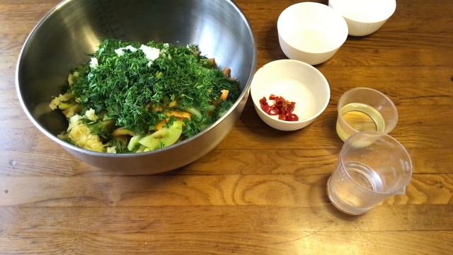 САЛАТ ИЗ ЗЕЛЕНЫХ ПОМИДОР. Мамин рецепт. смотреть онлайн