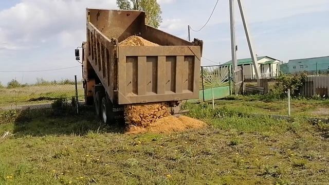Привезли 15 тонн песка смотреть онлайн