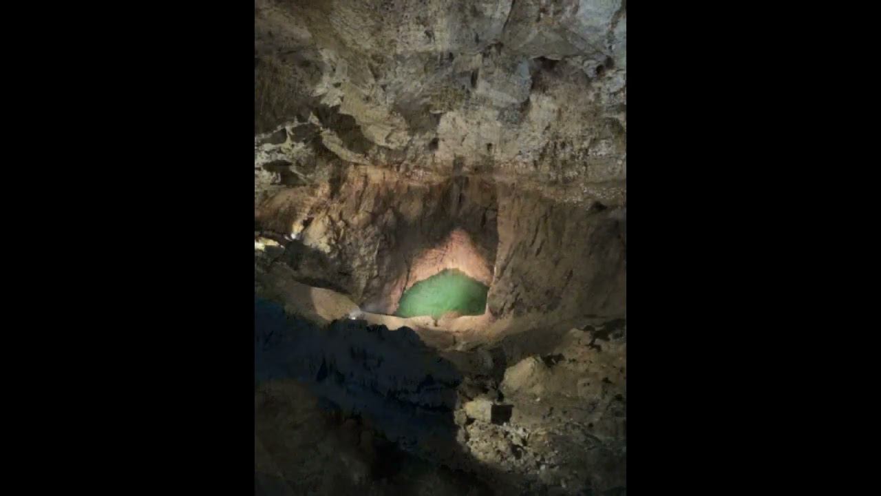 В пещерах Нового Афона / In the caves of New Athos смотреть онлайн