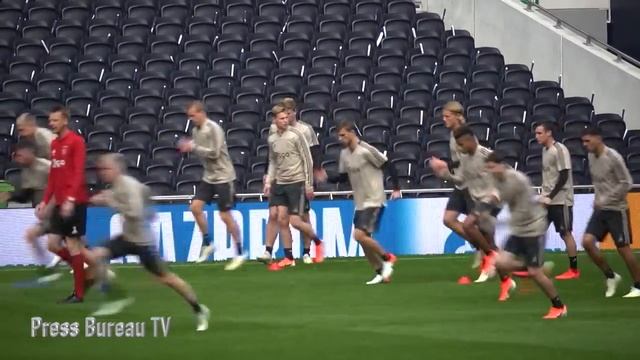 Ajax Training ahead of Tottenham vs Ajax Semi Final смотреть онлайн