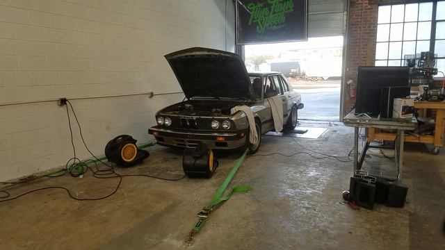 BMW V12 Swap Sound - Supercharged V12 E28 Dyno Run