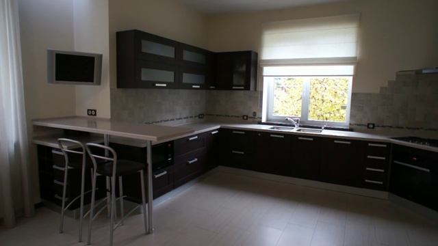 Дом 370 кв.м на участке 19 соток в поселке Софьино, Киевское шоссе смотреть онлайн