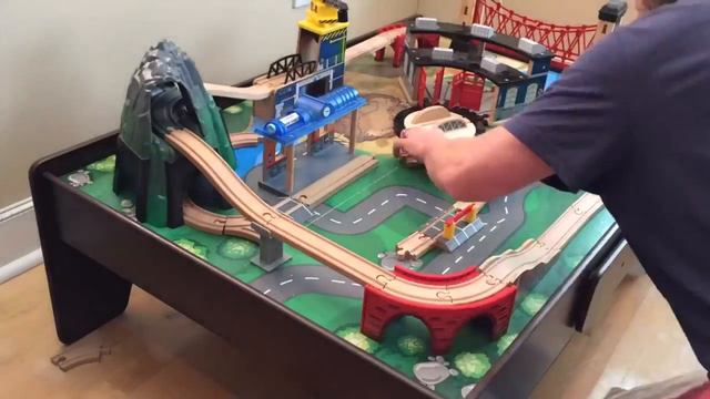 Imaginarium Train Table Time lapse смотреть онлайн