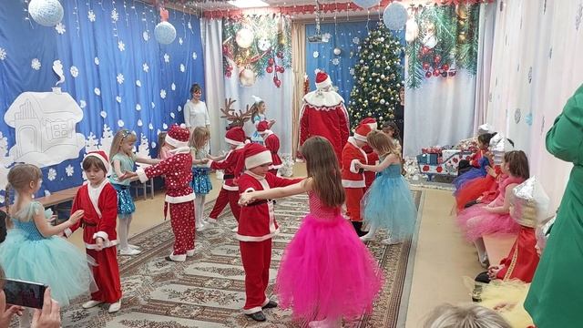 Новогодний утренник. смотреть онлайн