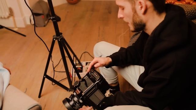 2 photographers shoot the same film — Kodak Portra 800 смотреть онлайн