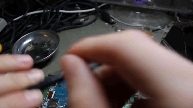 PS Vita Slim 2000 LED Trigger Mod Tutorial PART 1 смотреть онлайн