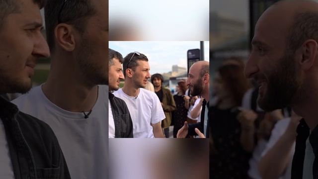 Омар стоит в очереди | Омар в Большом городе #shorts смотреть онлайн