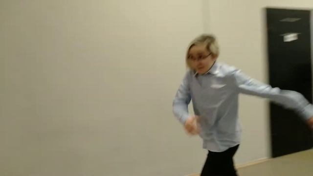 Мальчики "6-У" класса (видео к 23 февраля) смотреть онлайн