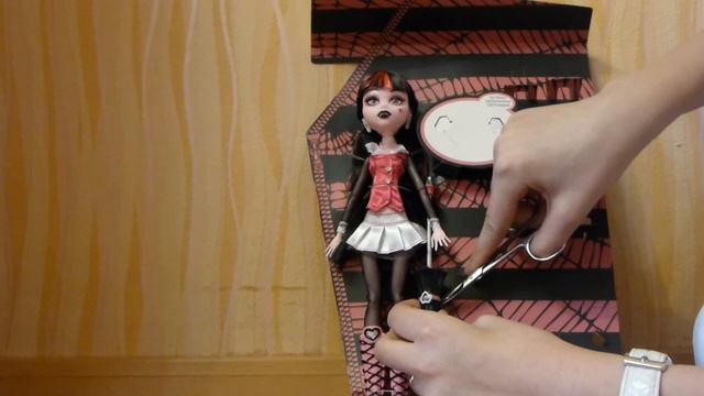 Распаковка Draculaura Базовая. смотреть онлайн
