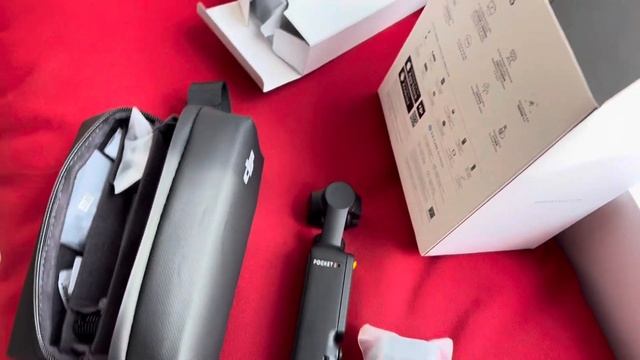 Распаковка DJI Osmo Pocket 3 Creator Combo