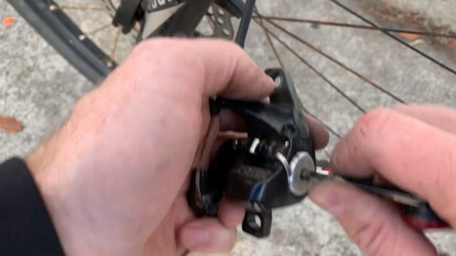 How To Change & Adjust Mechanical Bike Disc Brake Pads смотреть онлайн