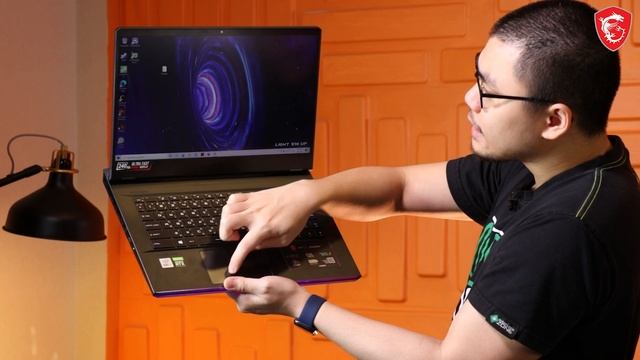 จัดเต็ม สำหรับคนกระเป๋าหนัก - MSI GE66 Raider (10UG) RTX3070 смотреть онлайн