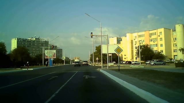 Актау-запад. Светофор, 27 мкр. супермаркет Дана. смотреть онлайн