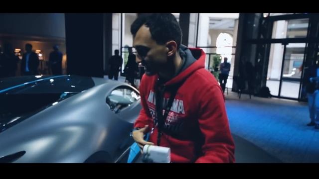 Пригласили в BUGATTI. Divo 1500 л.с. за 420 МЛН РУБ! Обзор уникального суперкара с W16 8.0! смотреть онлайн