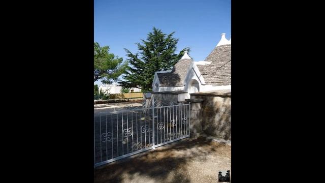 Продается усадьба с домами Трулли в Сельва - ди - Фазано смотреть онлайн