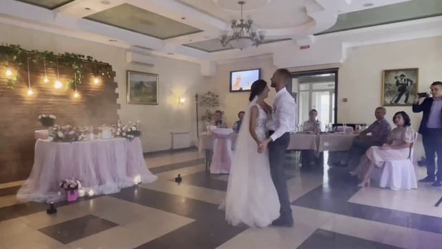 Свадебный танец. Первый танец Евгений и Дарья. Wedding dance Evgeniy and Darya смотреть онлайн