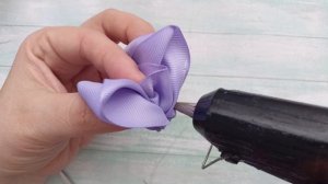 Просто, но со вкусом ? пышный бант? из репсовых лент 4 см.