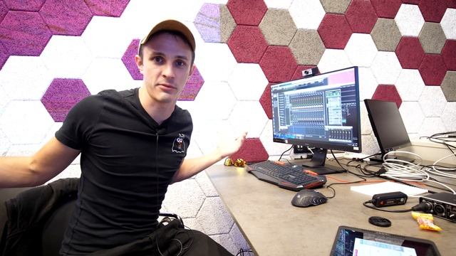 Как сделать иммерсивное мультимедийное шоу - мультимедийная инсталляция в шоуруме Hi-Tech Media