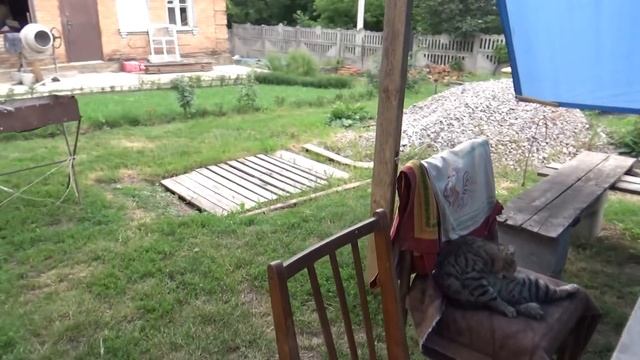 я как бабуля, прохладно, летом в шапке, на борьбу с бурьяном, Шаповаловы влог смотреть онлайн