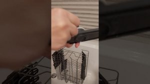 Как снять разбрызгиватель с верхней корзины в посудомойке ИКЕА (IKEA) HJALPSAM