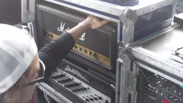 Brian Nutter's Guitar Rig Part 1 смотреть онлайн