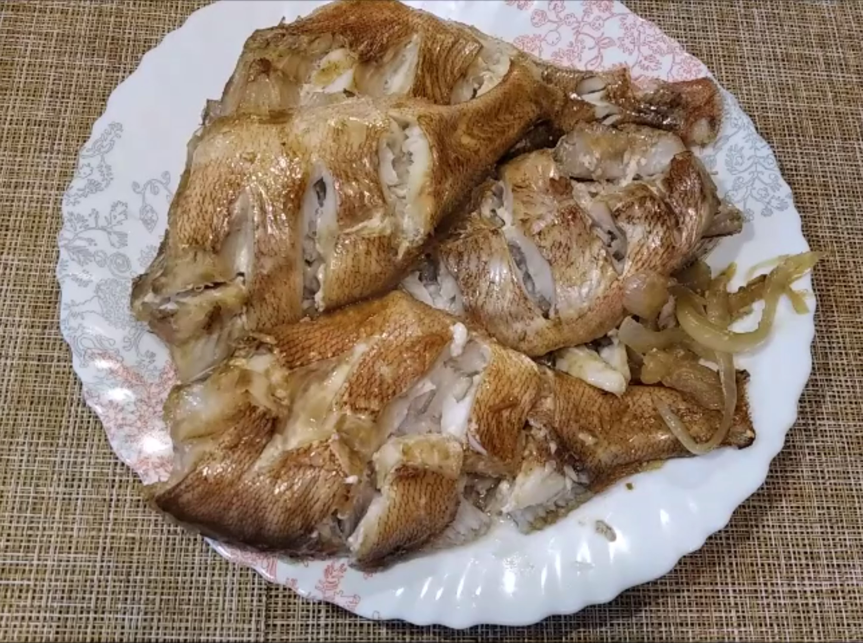 Запечённый морской окунь.mp4 смотреть онлайн