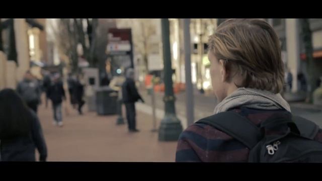The Walking Man(Short)(Canon 700D)(Sigma18-35 ART) смотреть онлайн