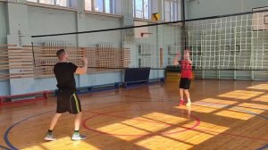 Упражнения для развития ловкости у ВОЛЕЙБОЛИСТОВ // Упражнения с двумя мячами через сетку