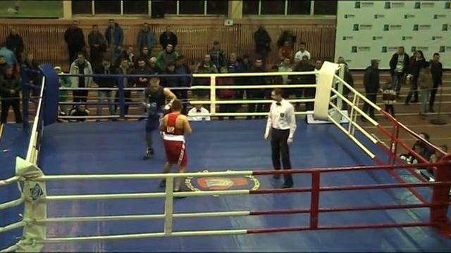 БОКС Чемпионат Украины 2016 75 кг Митрофанов Дмитрий Чернигов 3 0 Токарчук Алексей Винница 1 раунд смотреть онлайн