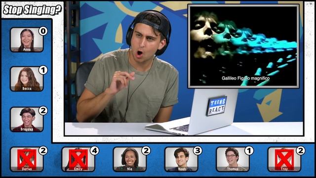 Teens React To Try To Keep Singing Along Challenge смотреть онлайн