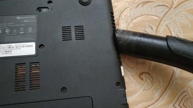 КАК почистить ноутбук от пыли (снаружи)? смотреть онлайн