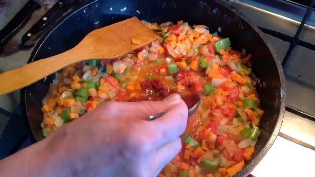 ГОВЯЖЬЯ ГОЛЯШКА!!! Или проще говоря - Оссобуко с овощами! смотреть онлайн