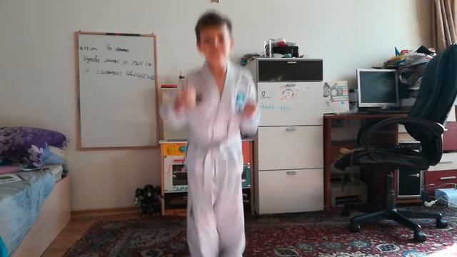 Играй с Зариком Taekwon-do разминка смотреть онлайн