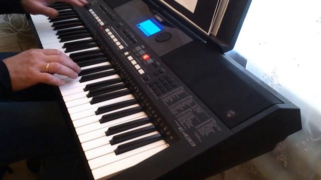 Бродячие артисты on YAMAHA PSR E 433 смотреть онлайн