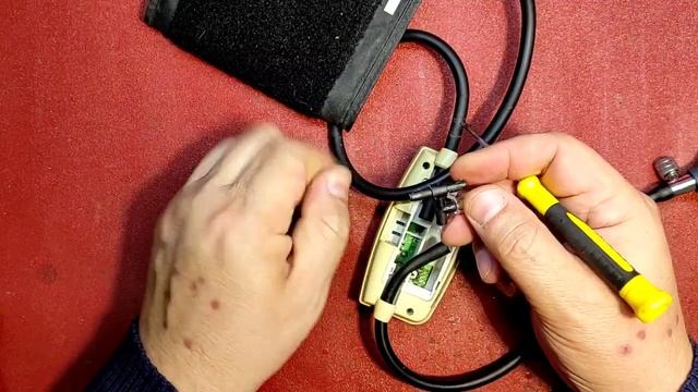 Ремонт тонометра AND UA 604. Не определяет пульс. смотреть онлайн