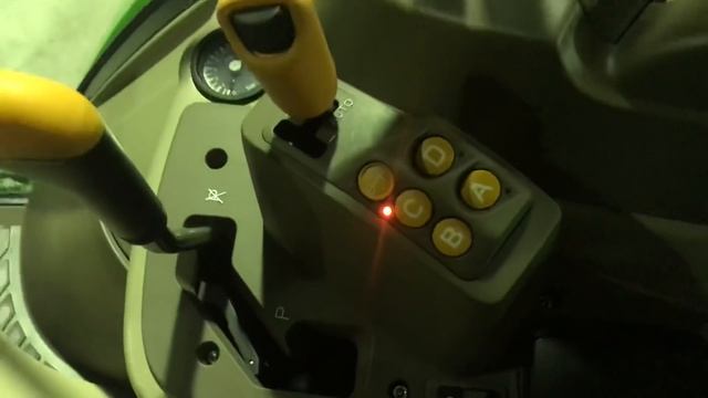 Unboxing John Deere 6115RC My19