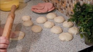 Пирожки с колбасой. Просто и вкусно!