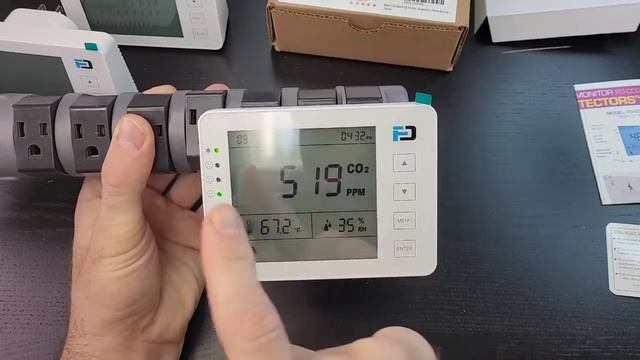Carbon Dioxide Monitor Wall Plug 110V смотреть онлайн