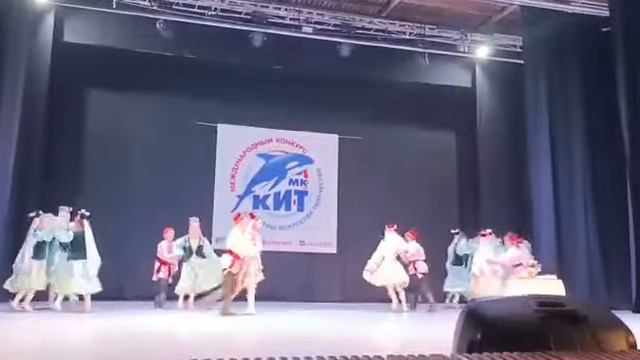 Татарский танец "Милли ашлар" смотреть онлайн